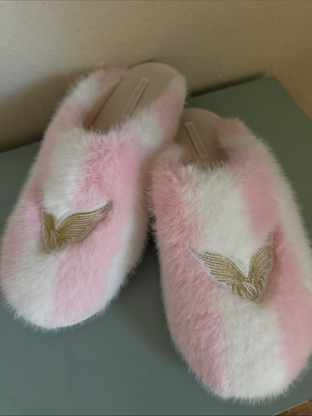 Victoria Secret Plush Pink & White Faux Fur Slide Slippers
